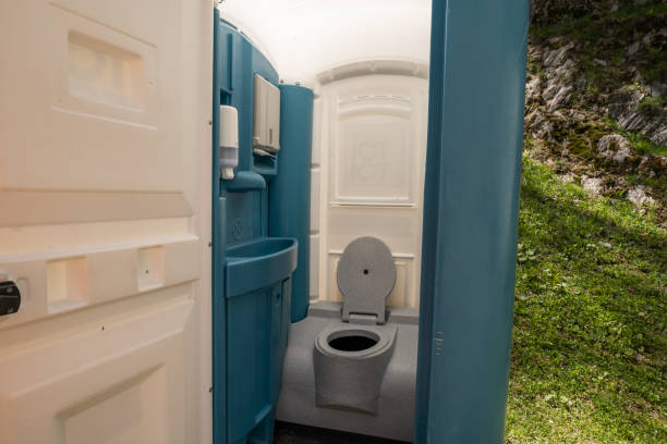 Best Porta potty rental near me  in Waverly, TN